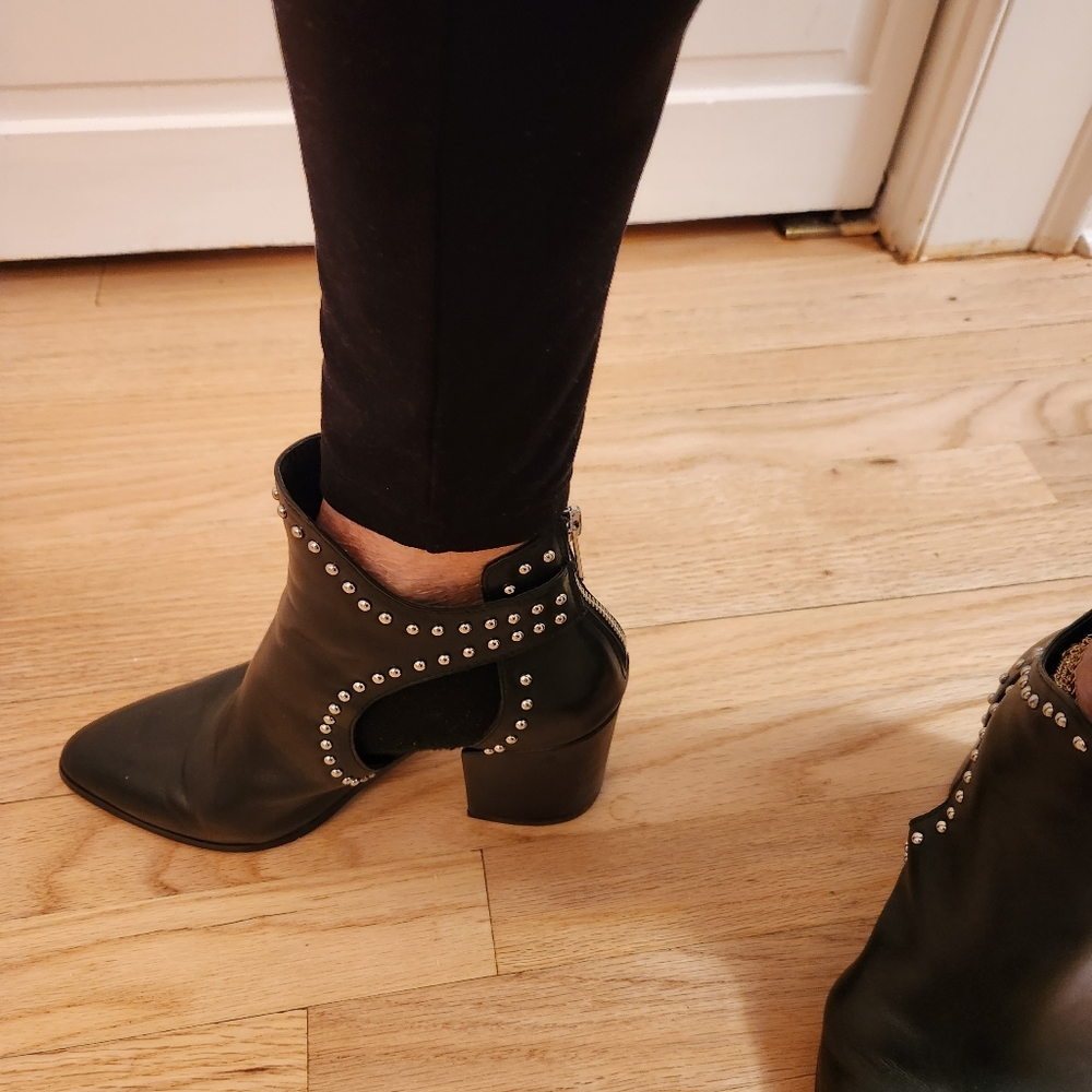Ladies shoe boot